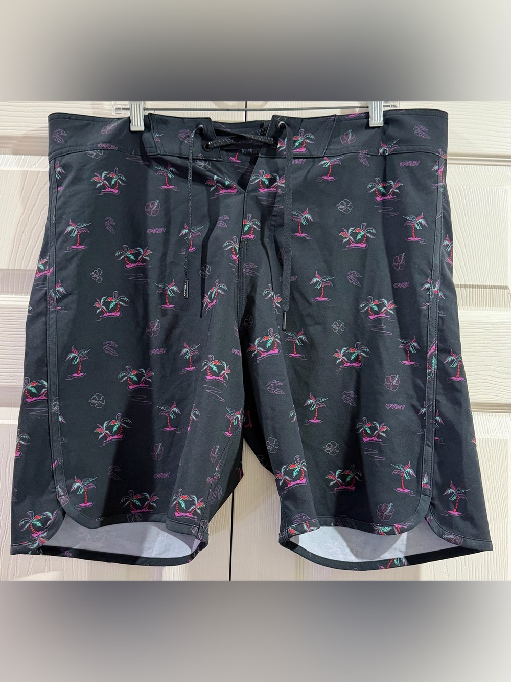 Oakley Swim Trunks Mens 36 Gray Board Shorts Surf Palm Trees